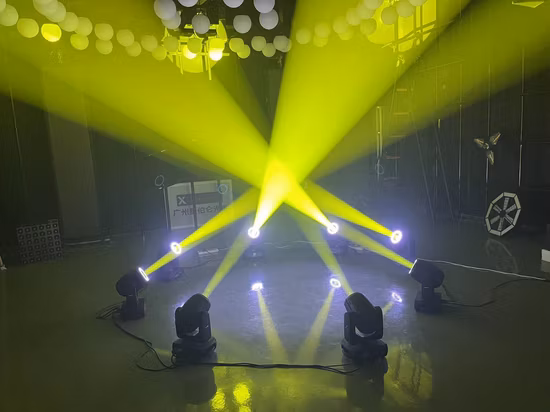 Projecteur à tête mobile LED 150 W avec anneau LED effet arc-en-ciel